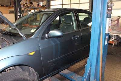 TÜR Vorn Links Ford Focus Tdci DBW/DAW/DFW/DNW/DB1/DA1 Farbe Neptune Grün