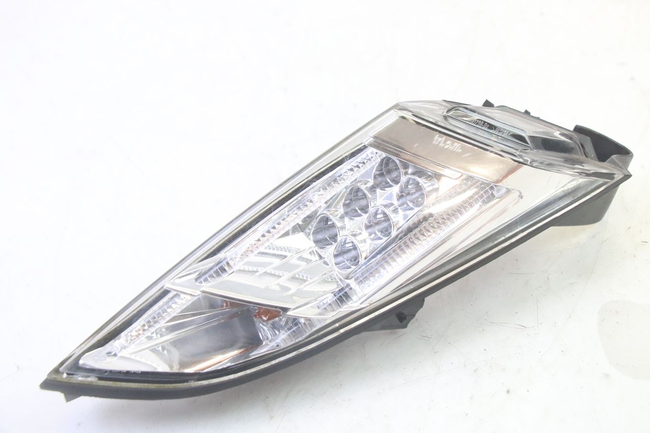 LUZ TRASERA DERECHA - PEUGEOT SATELIS 125 (2013 - 2018)