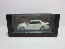 Kyosho 1/43 Toyota Mark X 250G F Package White Pearl Crystal Shine