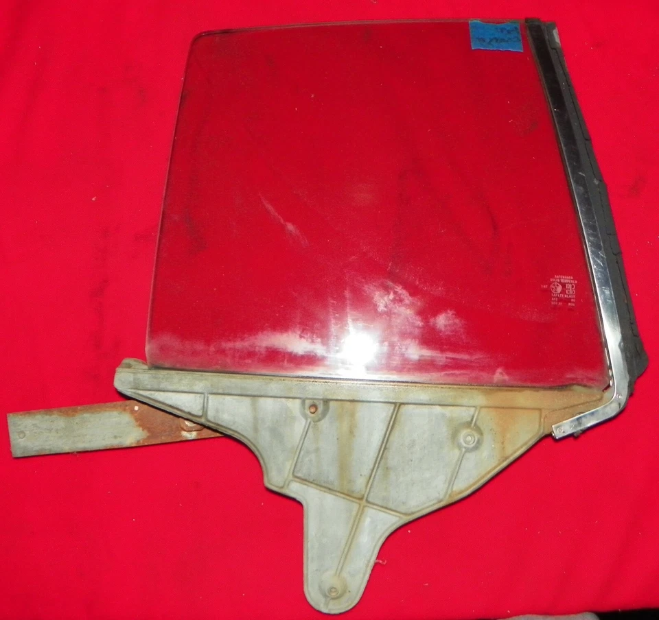 1971 1972 1973 1974 CHARGER SE PASSENGER SIDE TINTED REAR QUARTER GLASS  - Image 2 of 3