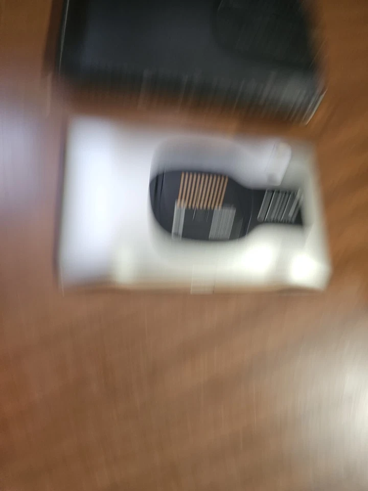 Great Condition Garmin Nüvi 3597LM 5" Touchscreen GPS System w/case bundle - Image 2 of 2