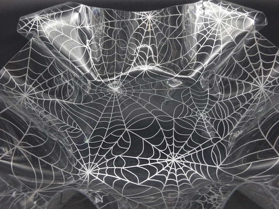 Lot of 2, Halloween Spider Web Fluted Plastic 10" Bowl & 13.5" Platter Party - Image 3 of 4