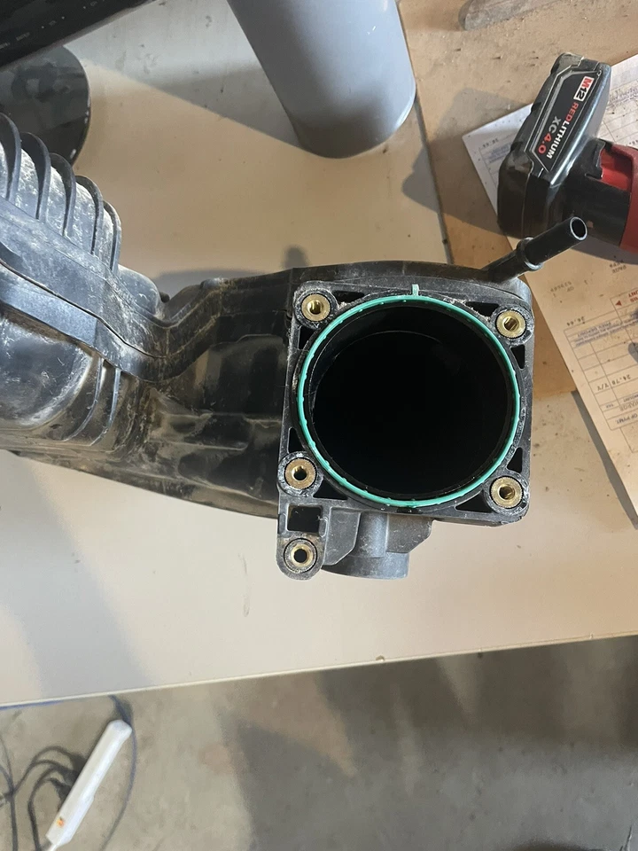 Tubo de admisión de aire Lincoln/Ford/Motorcraft de 2010 Lincoln MKZ, 3,5 L Duratec Foto 4 de 4