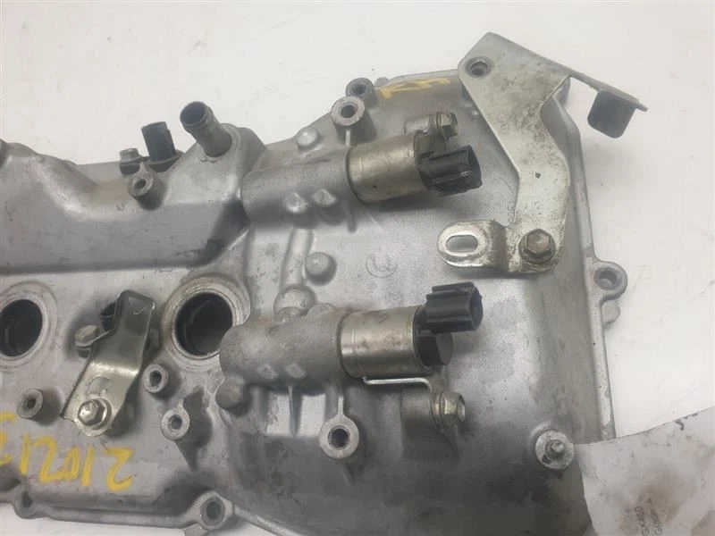 2010 LEXUS GX460 4.6L 8CYL 1URFE ENGINE VALVE COVER ASSEMBLY  - Image 3 of 4