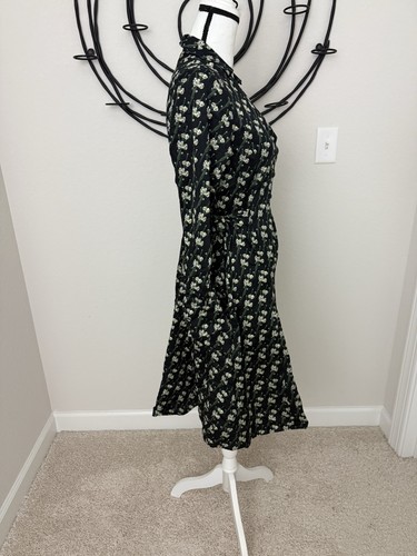 Brooks Brothers Floral Wrap Dress In Size 8p - Picture 4 of 9