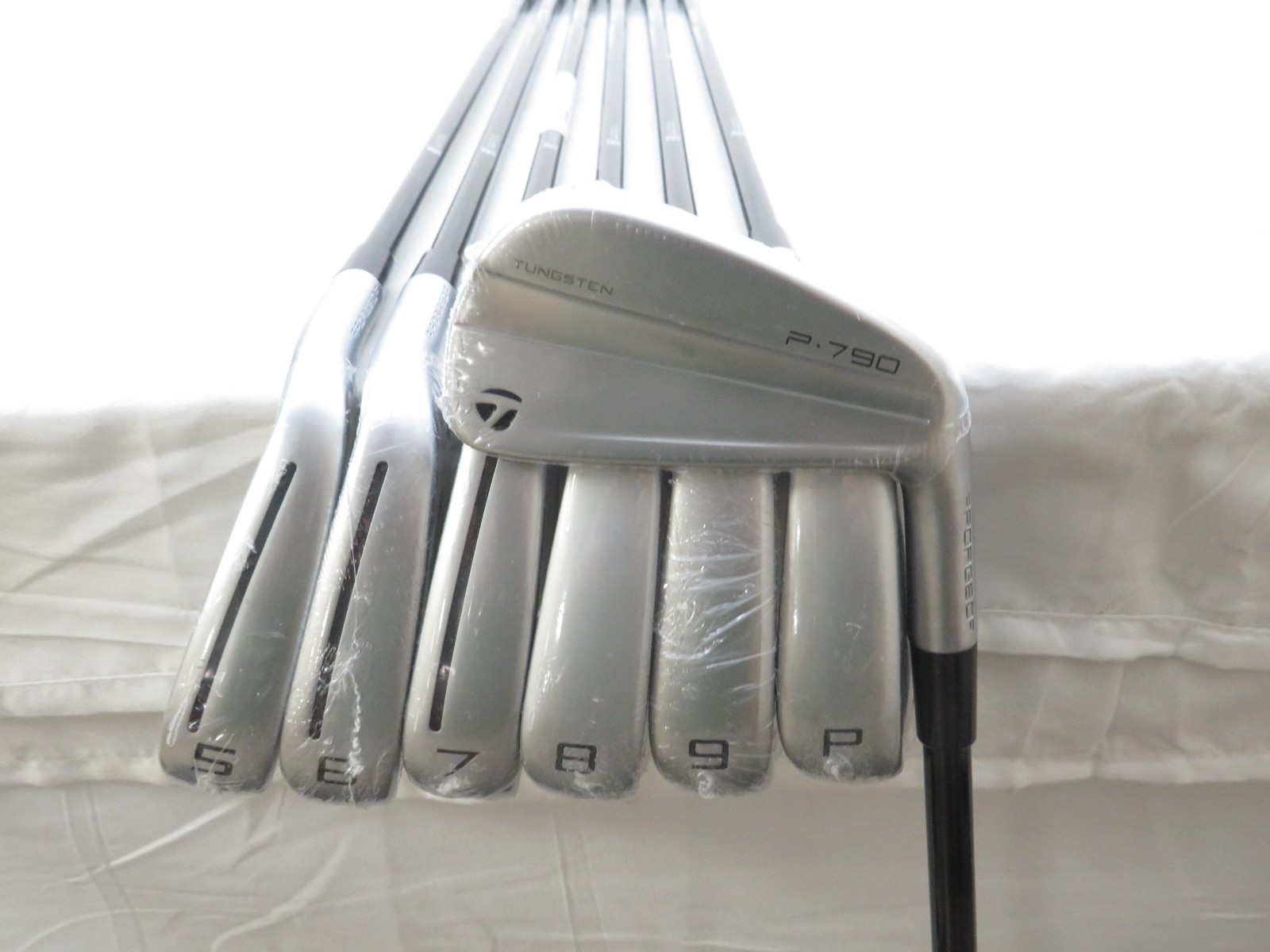 New TaylorMade P-790 Iron Set 4-PW MMT 65g Regular Flex Graphite Shafts**