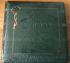 Christmas Green 12x12 Creative Memories album Holly 15 White Pages  2 Pack Prot