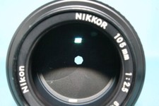 Nikon Ai Nikkor 105mm F2.5 MF