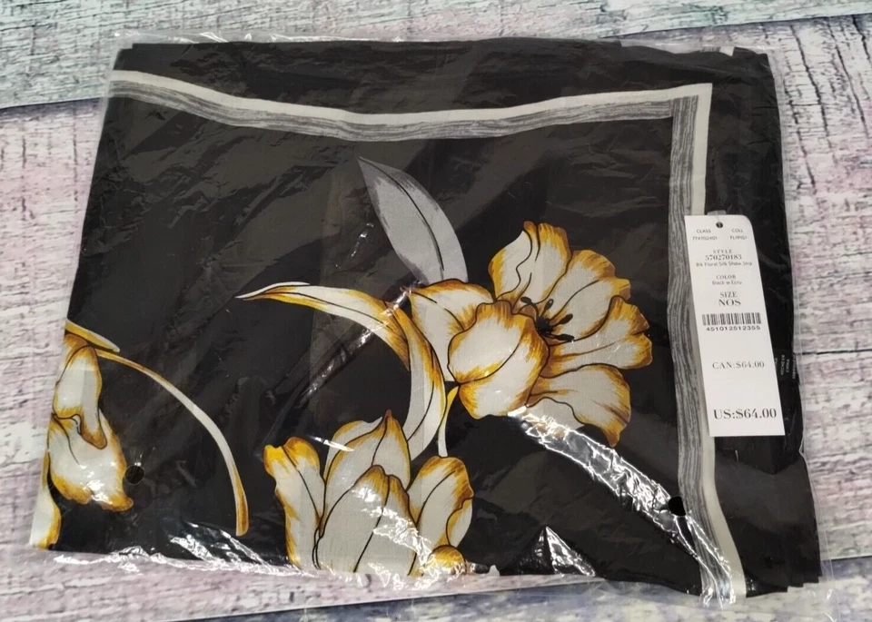 Cachecol White House Black Market preto com seda cru floral listra sombra novo com etiquetas - Imagem 2 de 4