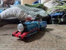 (RESERVED) TOMY Thomas & Friends Motorized Train Engine GORDON & TENDER 2001