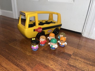Vintage Little Tikes Toddle Tots School Bus Push Along Vehicle & 6 figures 