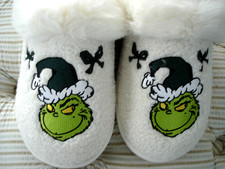 AMERICAN EAGLE Grinch Scuff Slipper Women  s SIZE 8 New With Tags