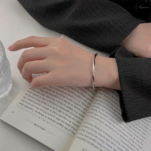 Minimalist Curve Wave Bracelet-Elegant Alloy Cuff Bracelet Women Fashion Jewelry - Picture 2 of 13
