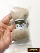 HR125-005 MOREZMORE OFF-WHITE FLESH 5g Merino Wool Roving for Needle Felting