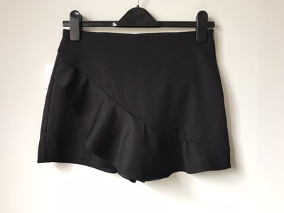zara frill shorts