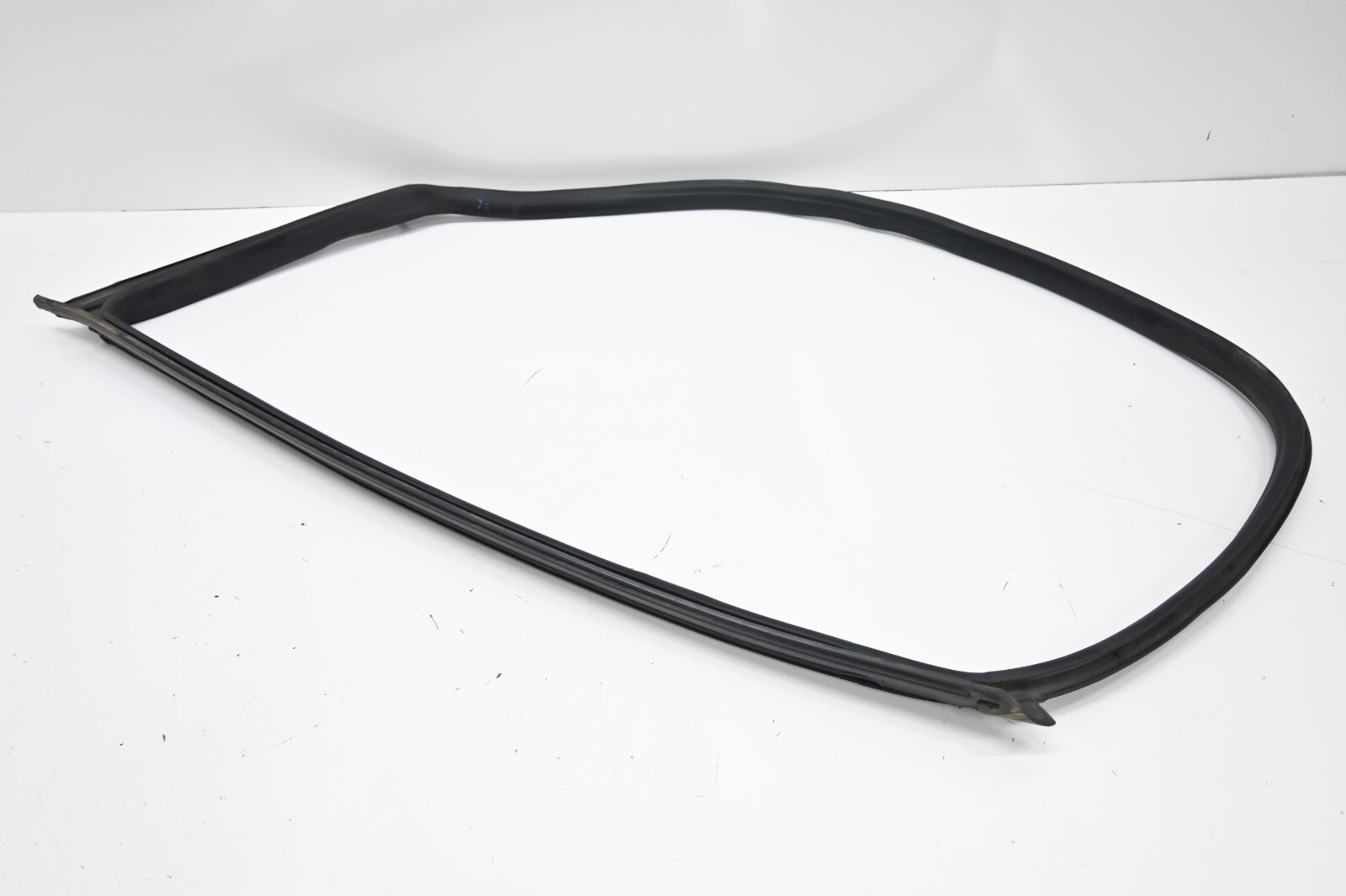 ⭐ 14-20 Maserati Ghibli Quattr Front Left Door Body Rubber Weatherstrip Seal Oem