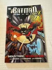 BATMAN BEYOND INDUSTRIAL REVOLUTION- DC COMICS - PAPERBACK BOOK