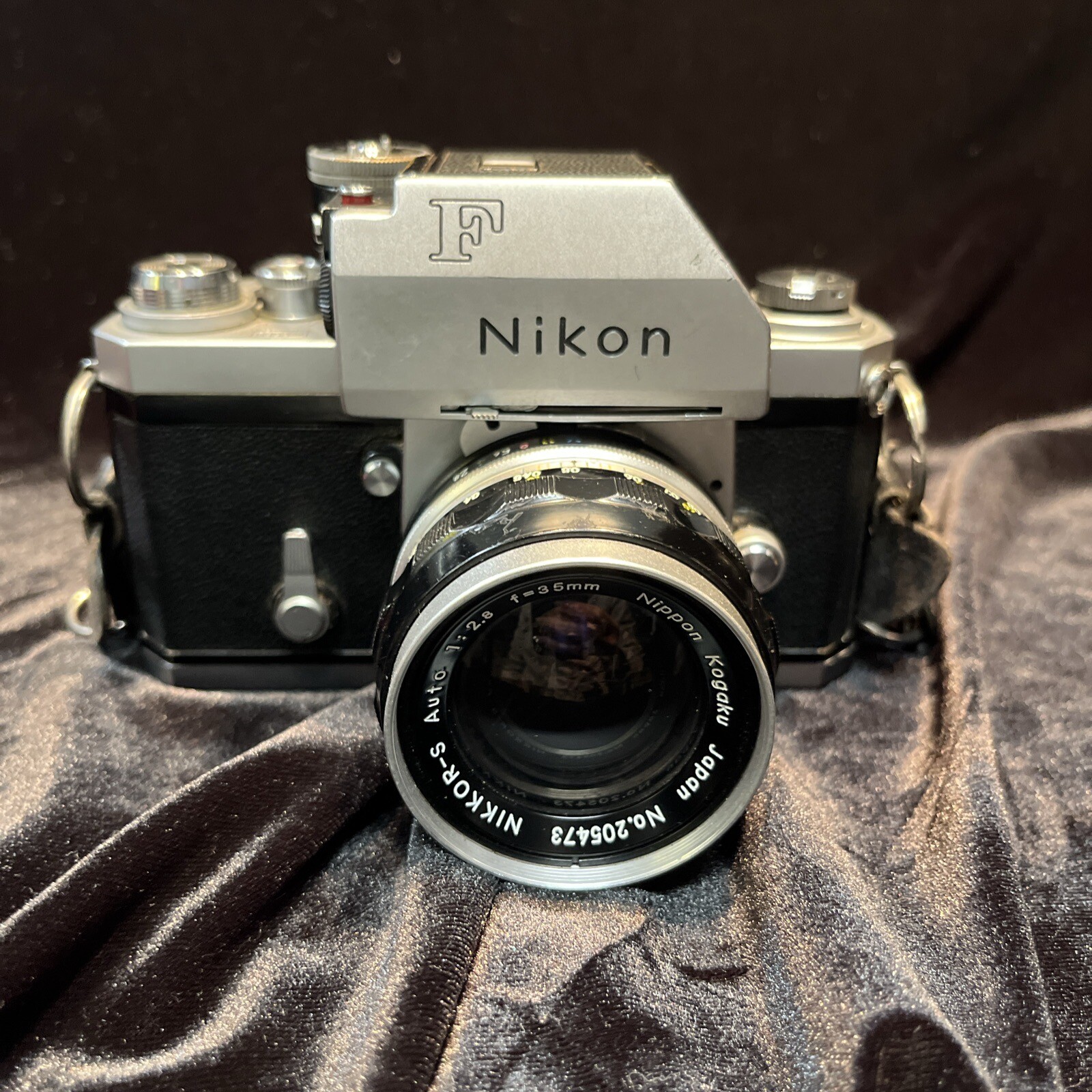 Nikon F Rangefinder SLR film Camera NikkorS 35mm 28 Lens Bottom