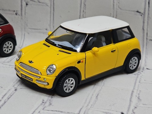 Kinsmart Diecast Model Toy Cars 1:28 Mini Cooper Lot Of 3 - Picture 2 of 12