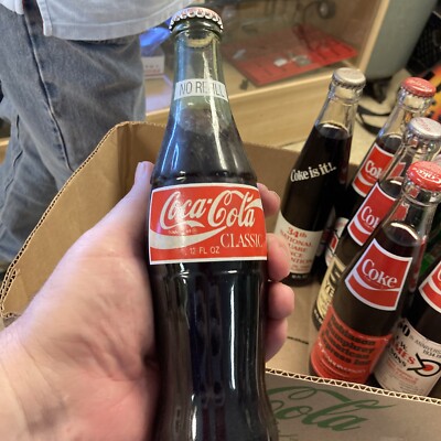 COKE Dollywood Bottle 1992 Showstreet Commemorative - Dolly Parton