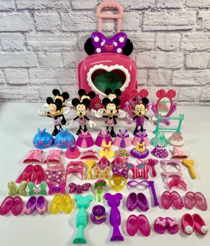 Énorme lot de 64 poupées vêtements valises Minnie Mouse Bowtique style N - Photo 1 sur 9
