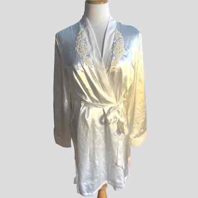 Linea Donatella NWT Bridal White Satin Robe L/XL Beaded Short Elegant Regal