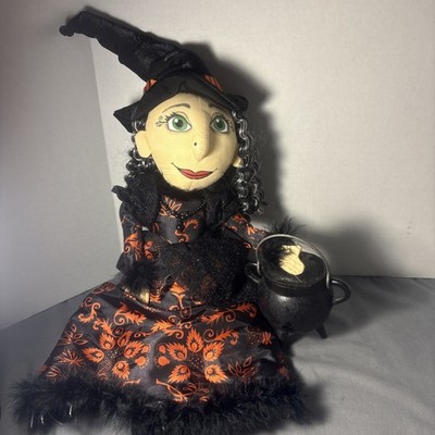 HALLOWEEN WHIMSICAL WITCH SHELF SITTER FROM WITCH CRAFTERS W/CAST IRON CAULDRON