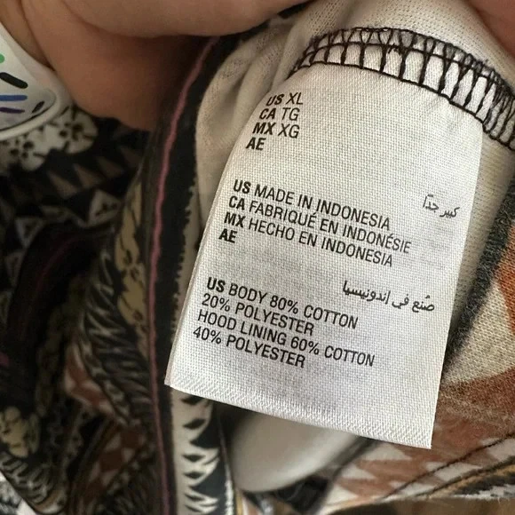 Moletom com capuz INC International Concepts preto e branco quadrada manga longa hippie boho - Imagem 3 de 4