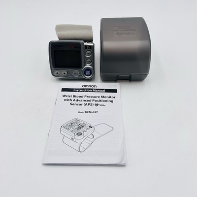 Omron HEM-637 Digital Wrist Blood Pressure Monitor W Case Manual UNTESTED PARTS