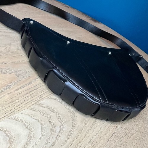 Dion Lee Schultertasche Crescent Weave schwarz Leder - Bild 4 von 9