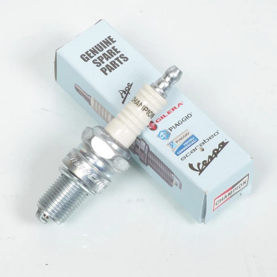 Bougie d'allumage origine pour Moto Gilera 50 SMT 2011 à 2012 438075 / - Photo 1/1