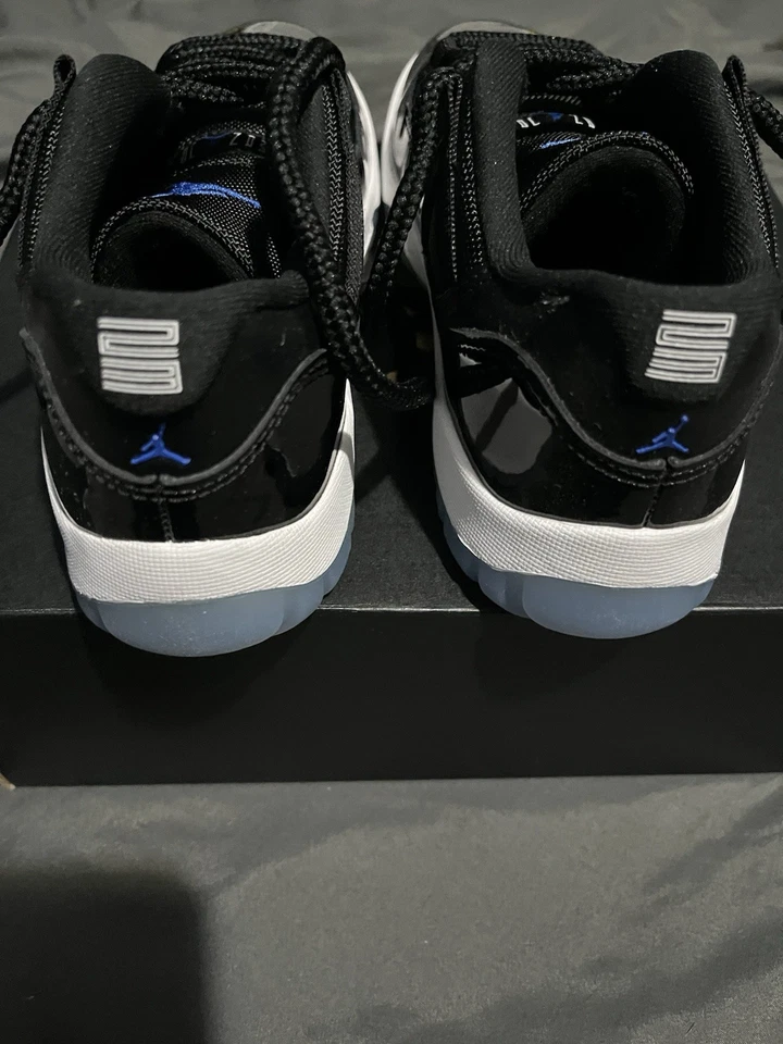 Jordan 11 Retro Bajo (PS) Talla 2.5y FV5116-004 Foto 3 de 4