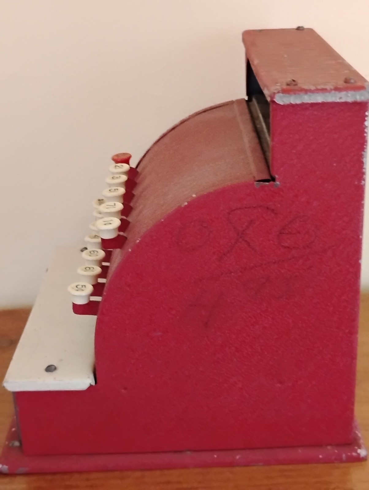 как выглядит Vintage TOM THUMB Red Metal Cash Register Western Stamping Co. 1950s works фото