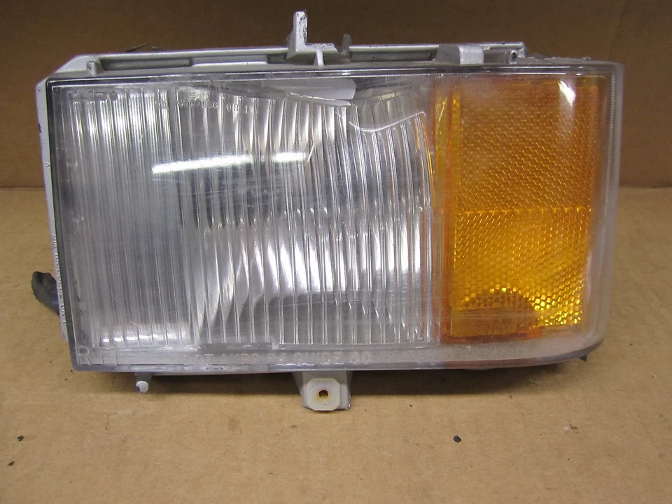 CADILLAC DeVILLE & FWD FLEETWOOD 85 86 1985-86 CORNER LIGHT PASSENGER RH READ - Image 2 of 4