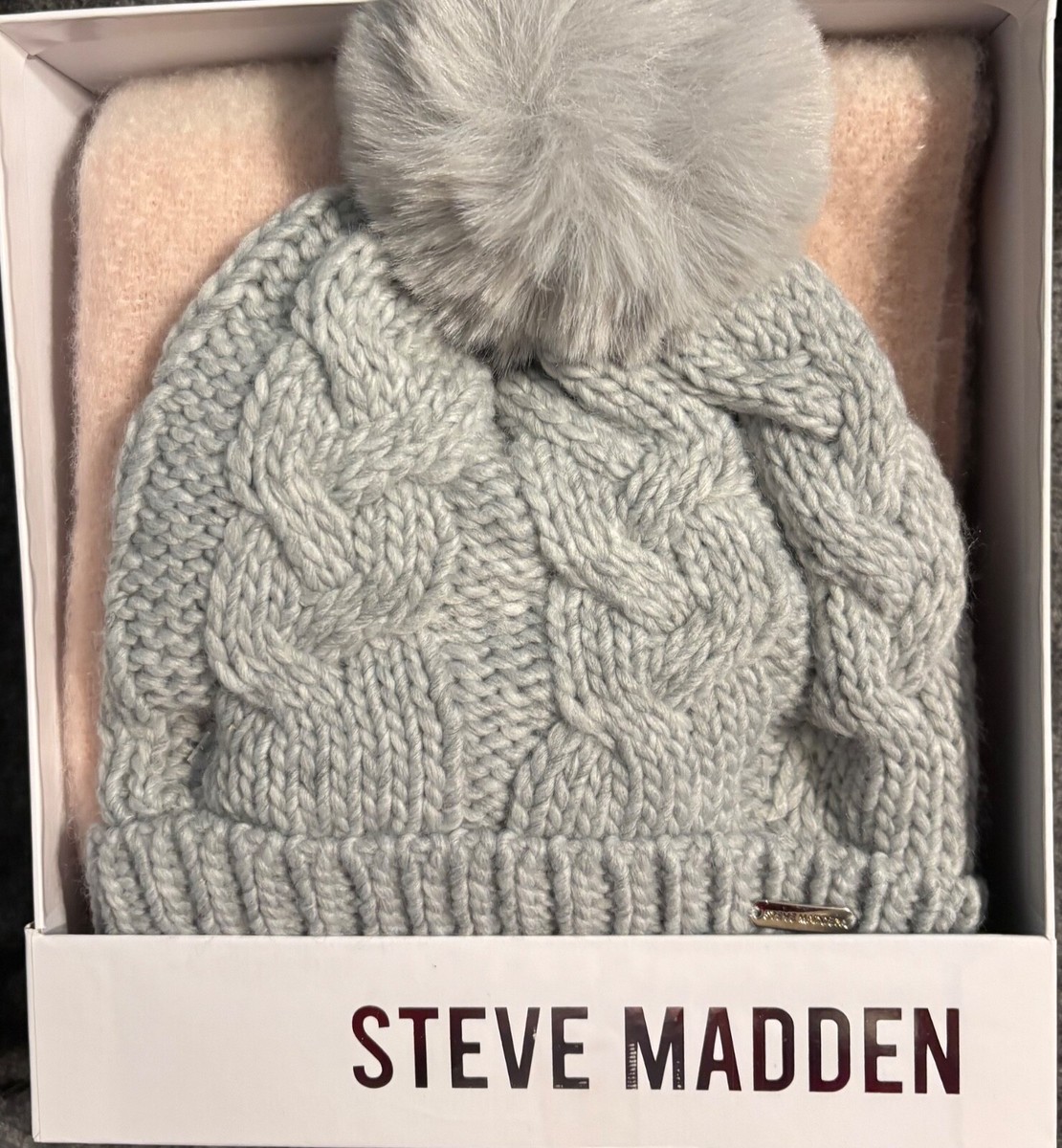 Steve Madden Hat & Scarf Set Gray and Pink | eBay display picture 1