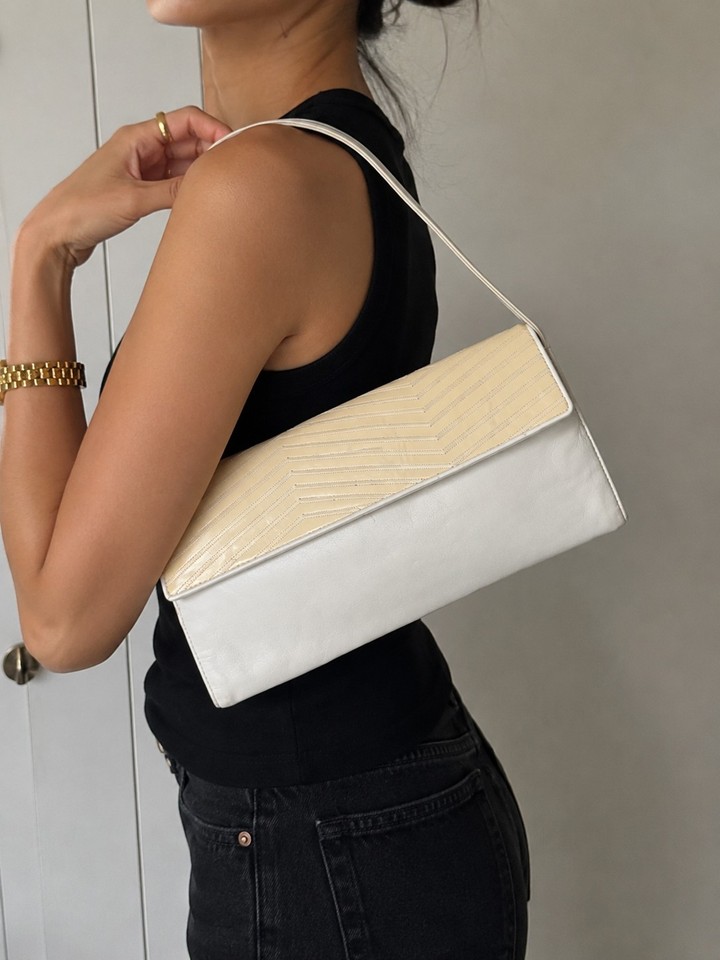 Vintage FENDI White Leather Shoulder Bag 🤍 Rare vintage FENDI 100% Authentic 