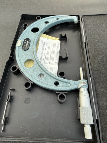 Mitutoyo 5-6 Blade Micrometer No. 103-220 .0001”