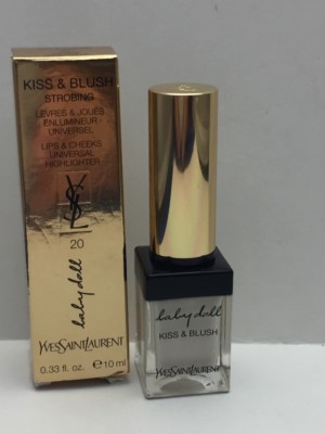 Yves Saint Laurent KISS & BLUSH STROBING LIPS & CHEEKS UNIVERSAL HIGHLIGHTER