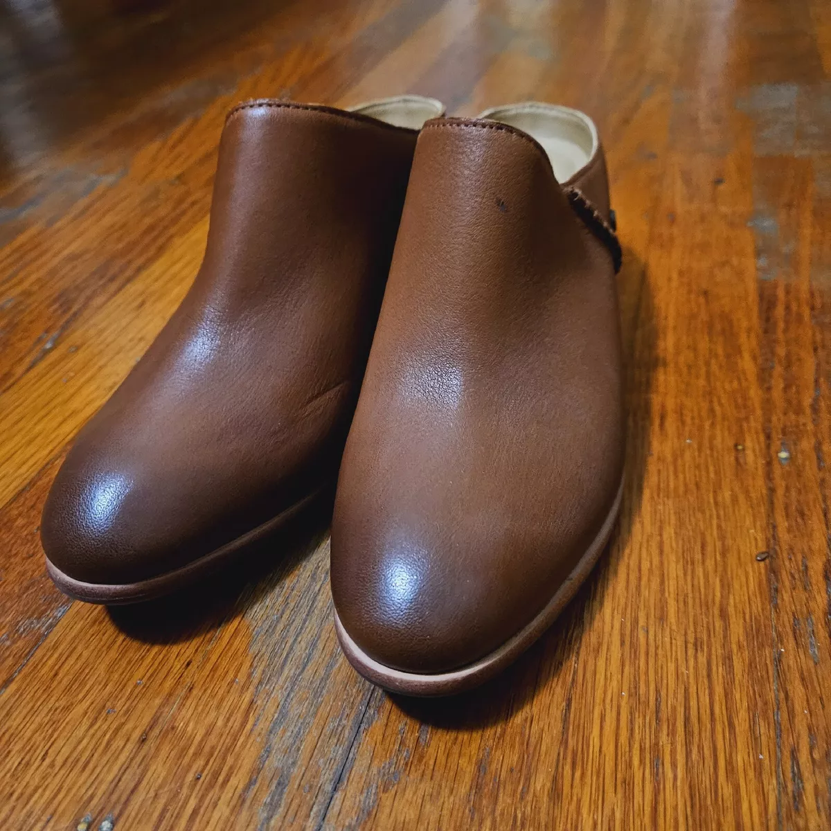 UGG / Women's Lovisa