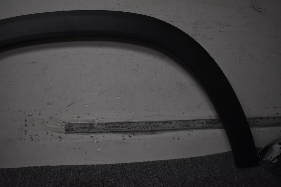 Mercedes Benz GLS450 2020 guardabarros trasero derecho acampanado OEM de fábrica Foto 3 de 4