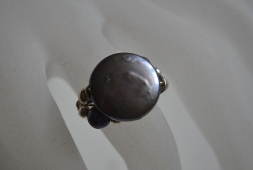 Handmade Black Freshwater Coin Pearl Ring in sterling silver - Picture 2 of 4