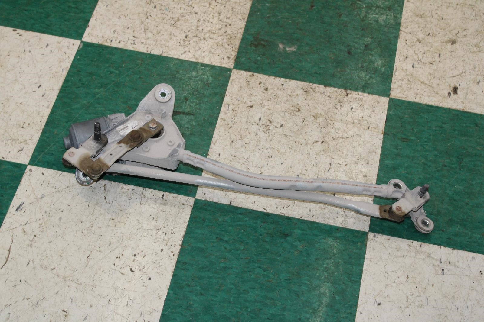 Bentley Continental GT 2019-2024 Front Windshield wiper assembly
