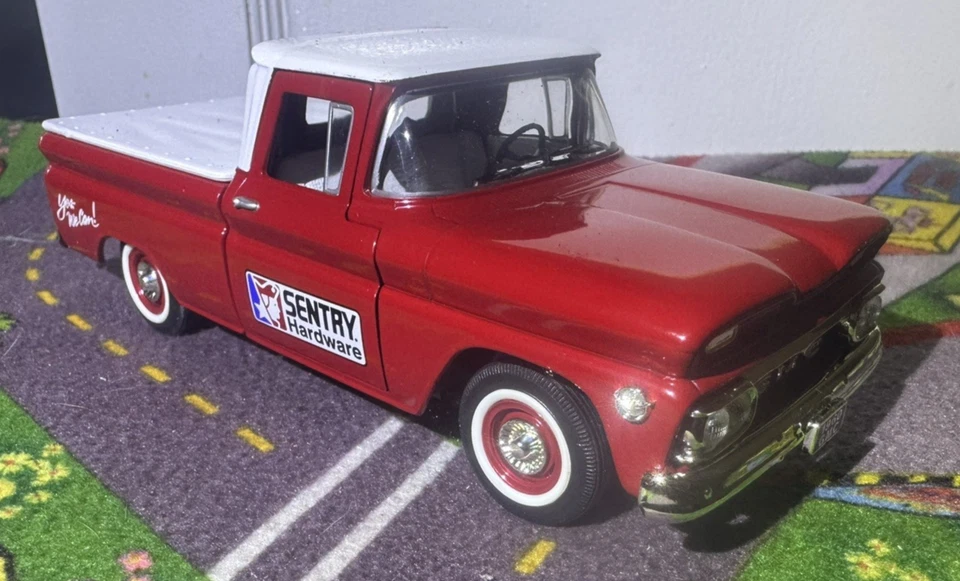 🔥1960 GMC 1/2 Ton Model 1001 Pickup Sentry Hardware Bank 1:25 DieCast With Box  - Image 4 of 4