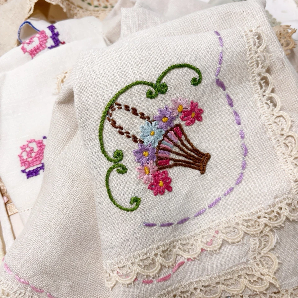 Vtg Lot Of 21 Hand Embroidered Lace Edge Miscellaneous Handkerchiefs Napkins - Image 3 of 4