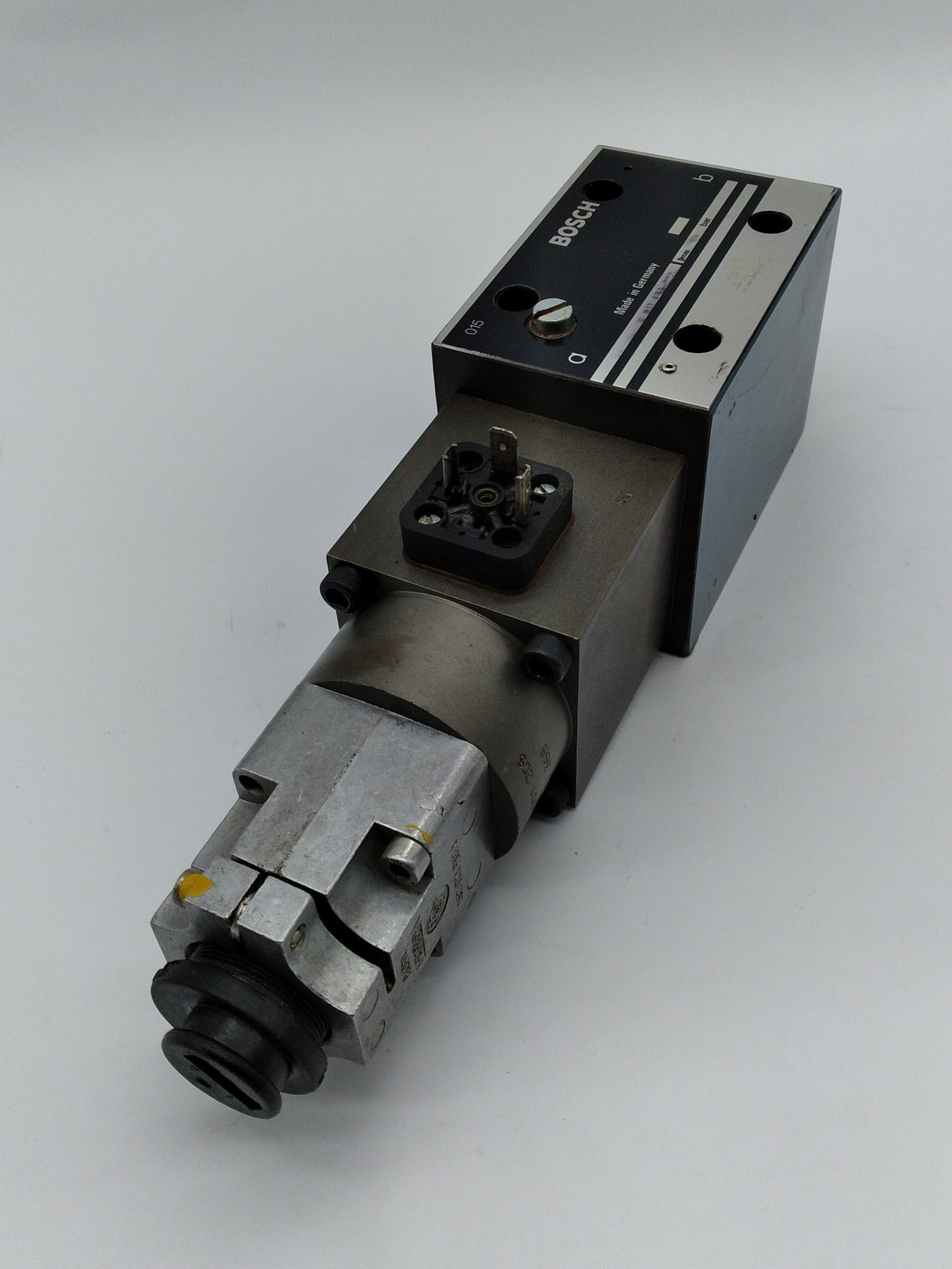 Bosch 0 811 403 001 Hydraulic Valve W/1 835 100 034 Drive Controller