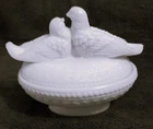 Vintage Westmoreland Glass White Milk Love Birds On Nest Covered Candy Dish