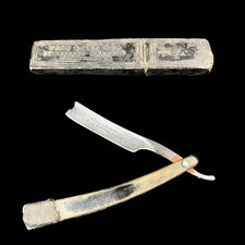 Vintage Wade  Butcher  s Hollow Ground Razor With Original Case