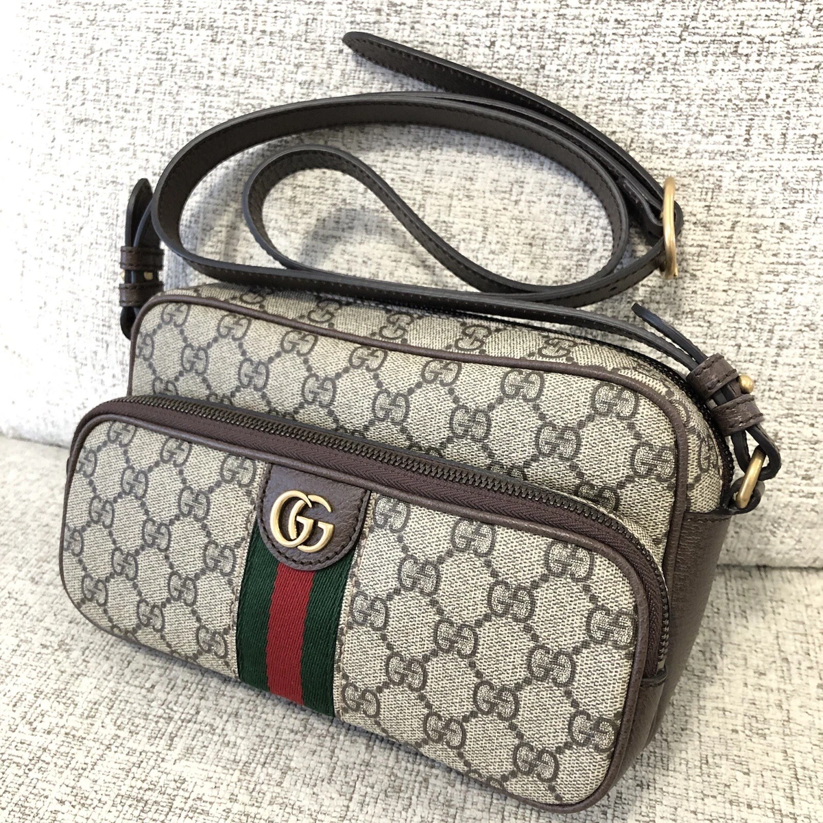 Gucci supreme small shop messenger bag