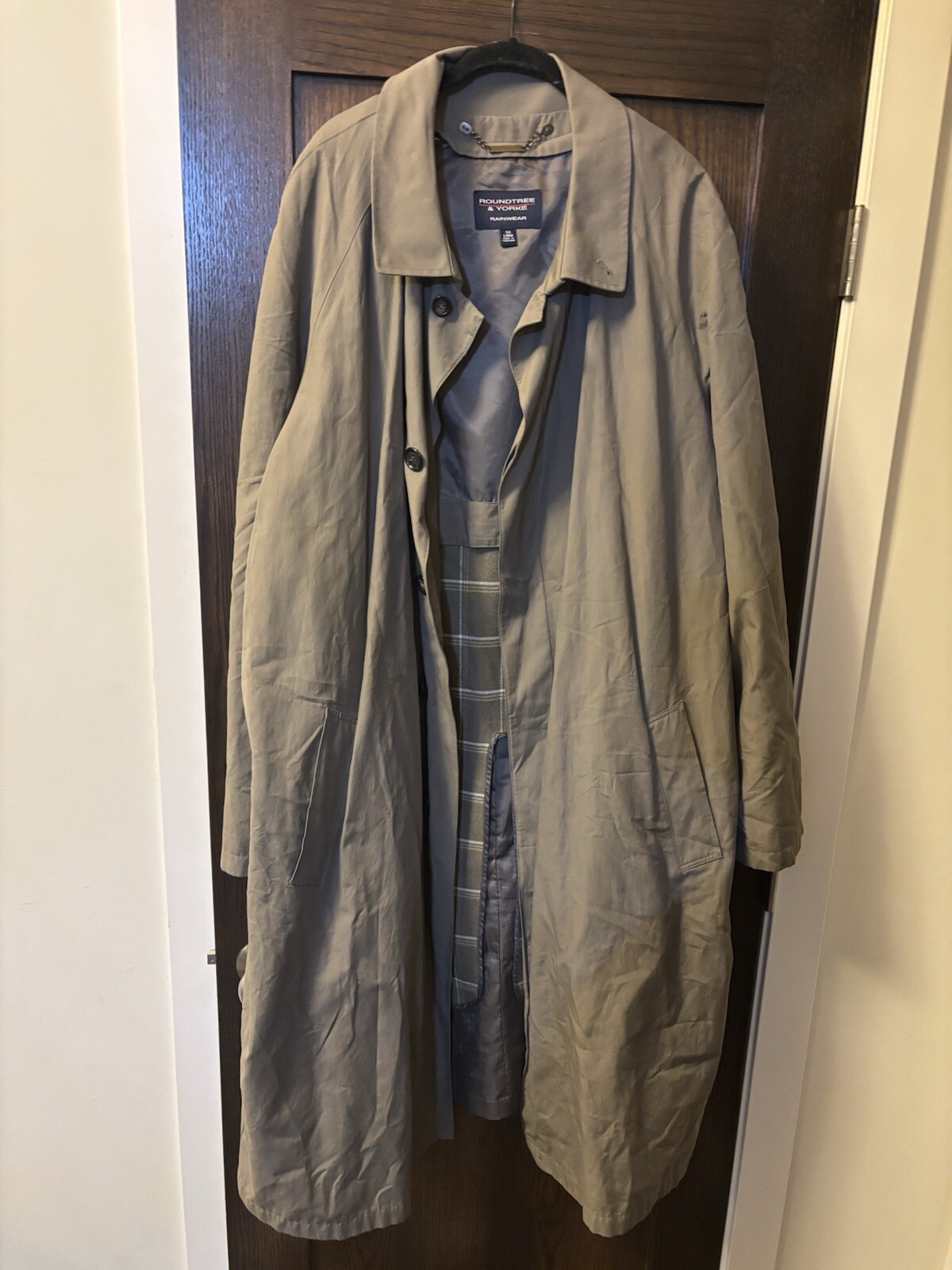 Roundtree & Yorke Rainwear Coat, Size 50, Button Up, Zip Out Liner