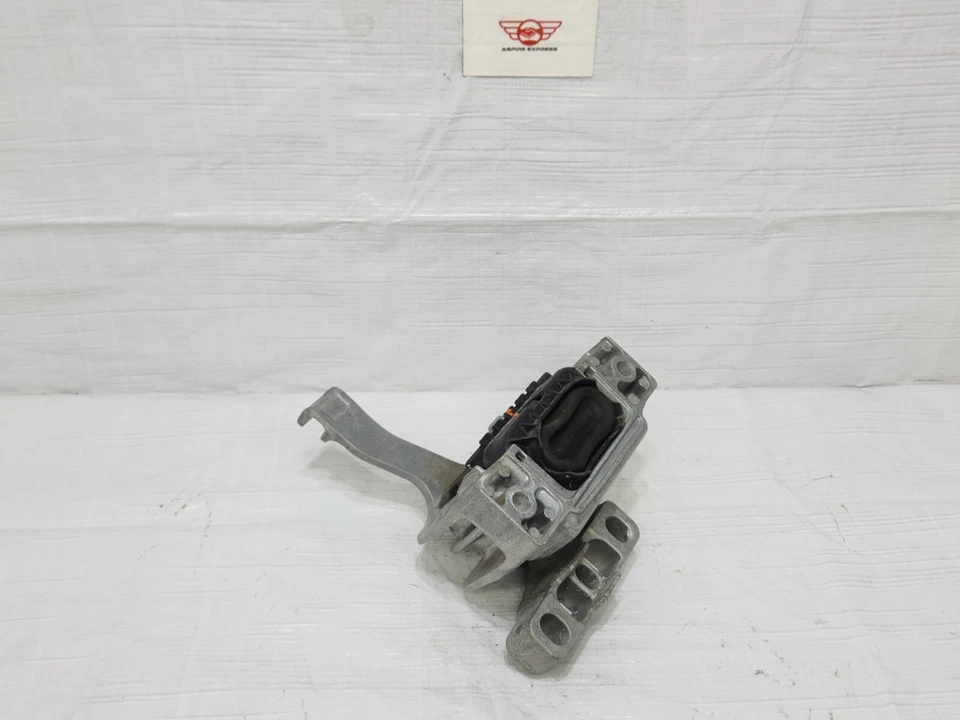 2017 2018 2019 Volkswagen Golf SportWagen Engine Motor Mount Right Side AWD Foto 4 de 4
